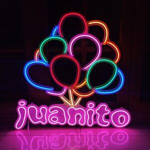 Carlel de neón LED personalizado de ARTNEON ROSARIO con el nombre del negocio JUANITO con globos multicolores en neon led
